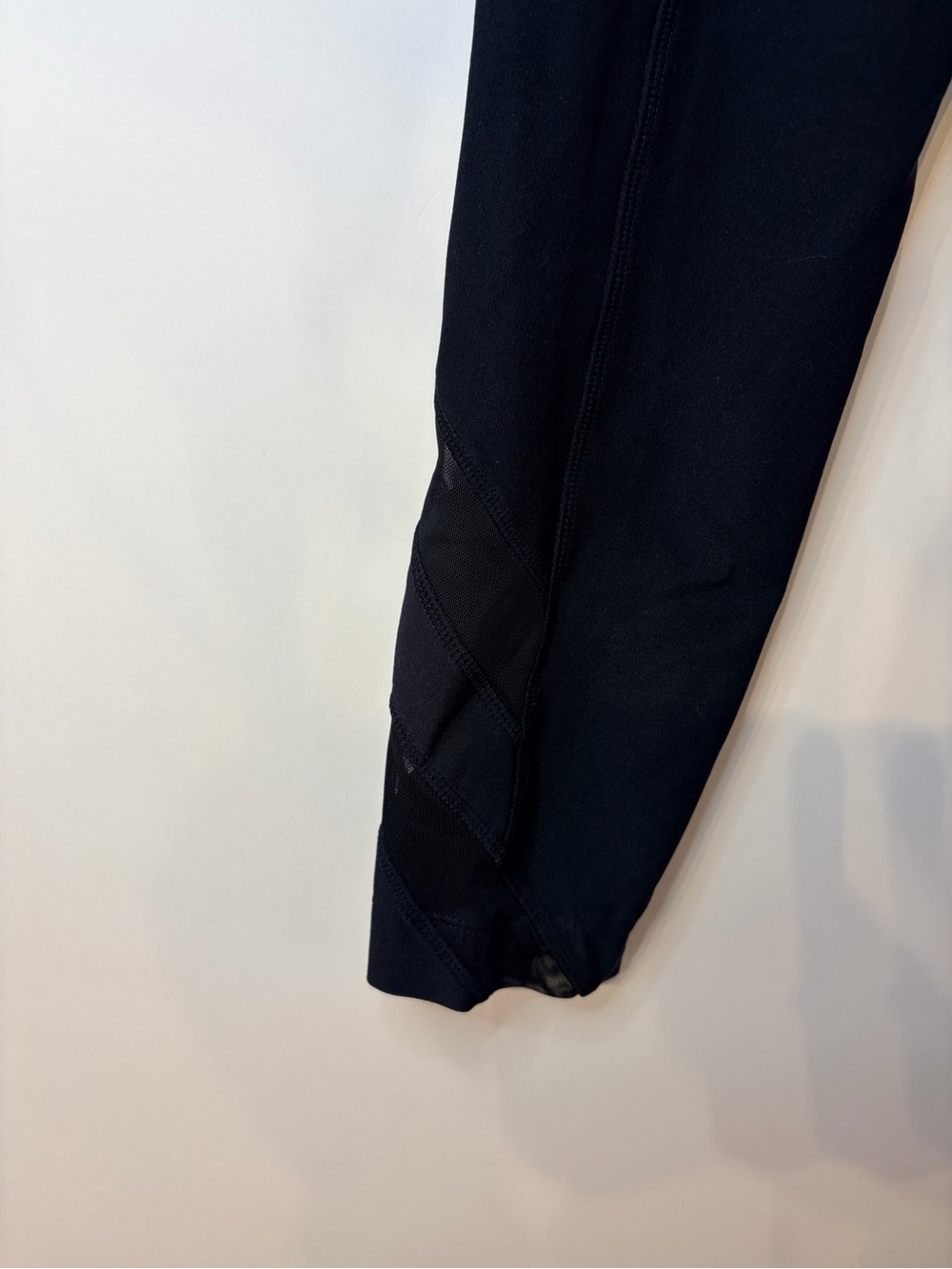 Mondetta Women’s Black Leggings with Pockets and Sheer Inserts, Size Medium - Picture 3 of 8